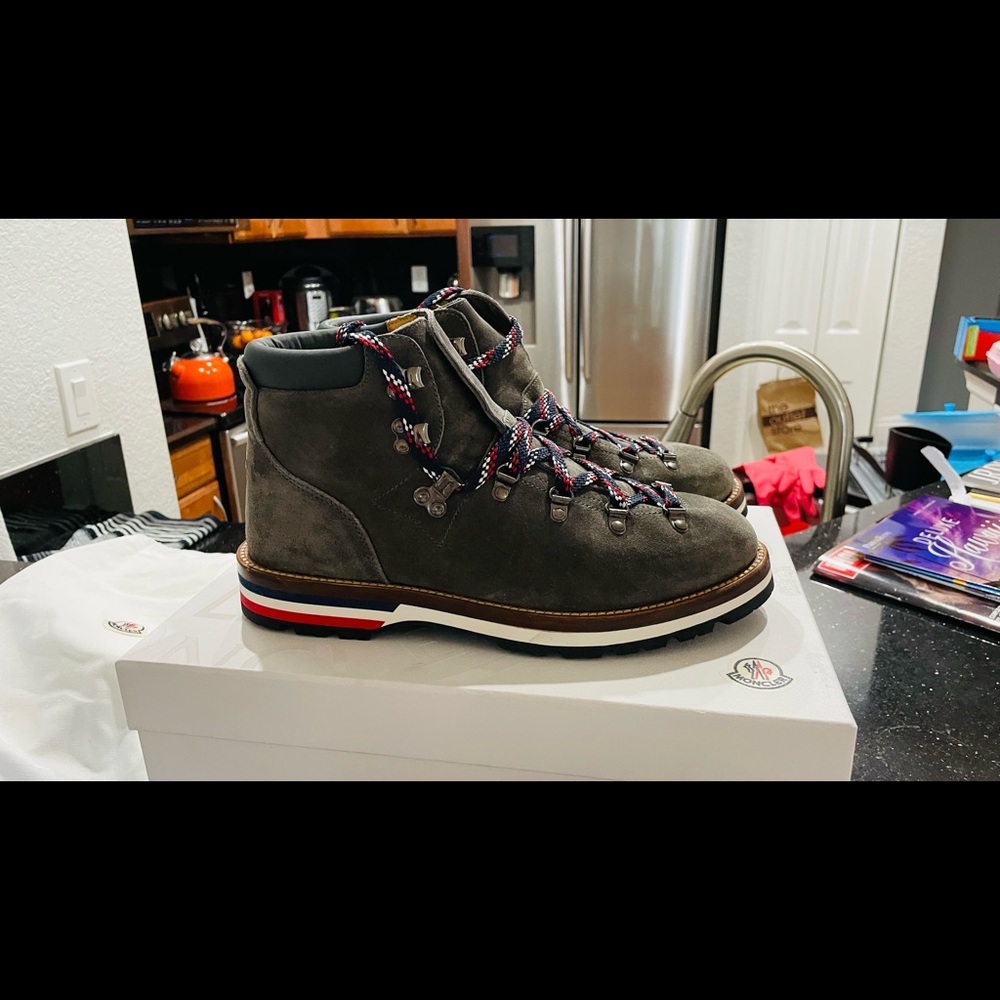 Moncler boot - Picture 3 of 3
